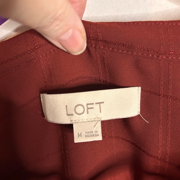 Loft Rust/Maroon V-Neck Long Sleeve Blouse Size Medium - Picture 3 of 4